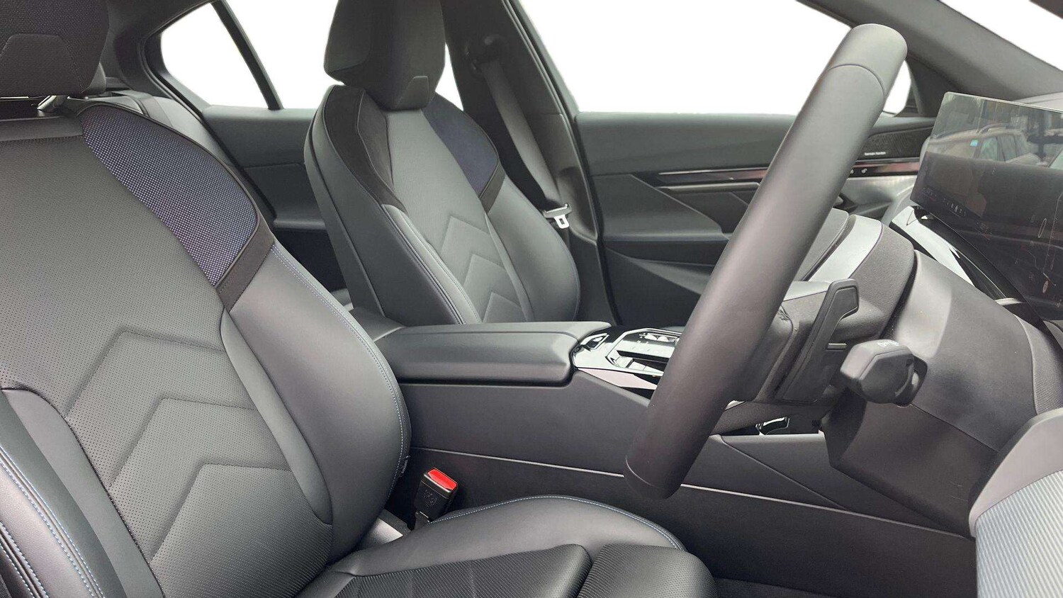 Used BMW 5 Series 2025 for sale - 76176910: Photo 13