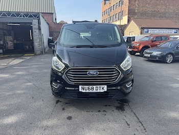 Used Ford Tourneo Custom 2018 for sale - 79297415: Photo