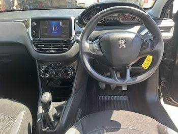 Used Peugeot 208 2013 for sale - 79174826: Photo