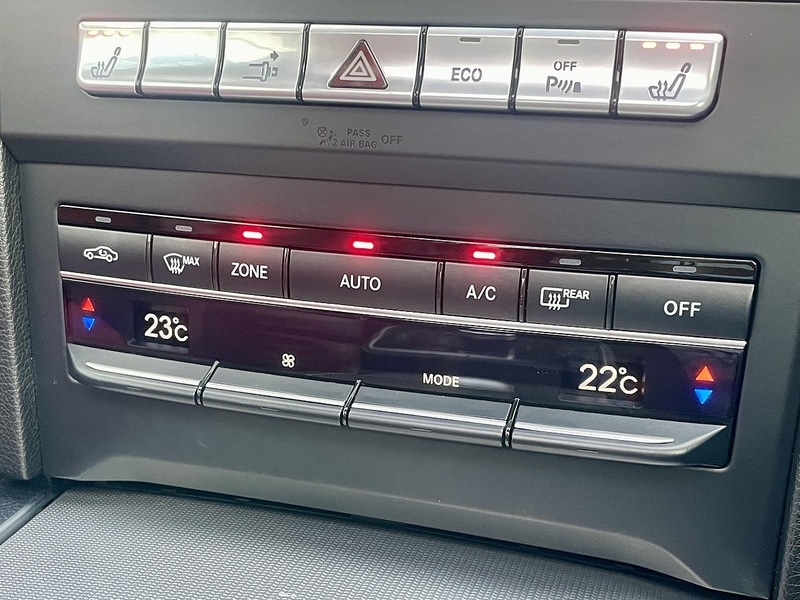 Used Mercedes-Benz E Class 2014 for sale - 76368298: Photo 32