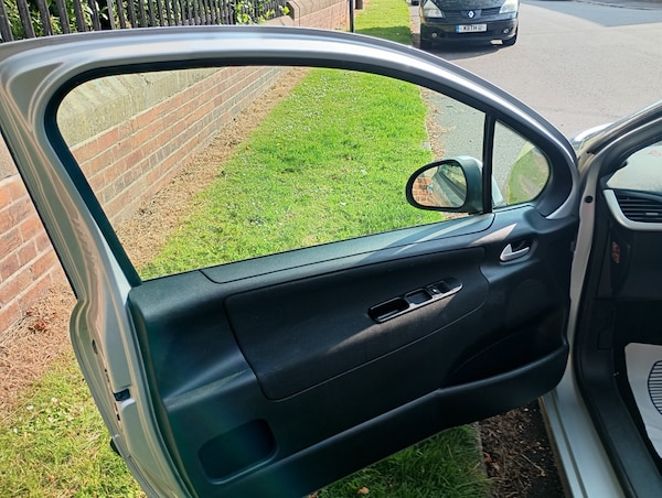 Used Peugeot 207 2010 for sale - 74963614: Photo 11