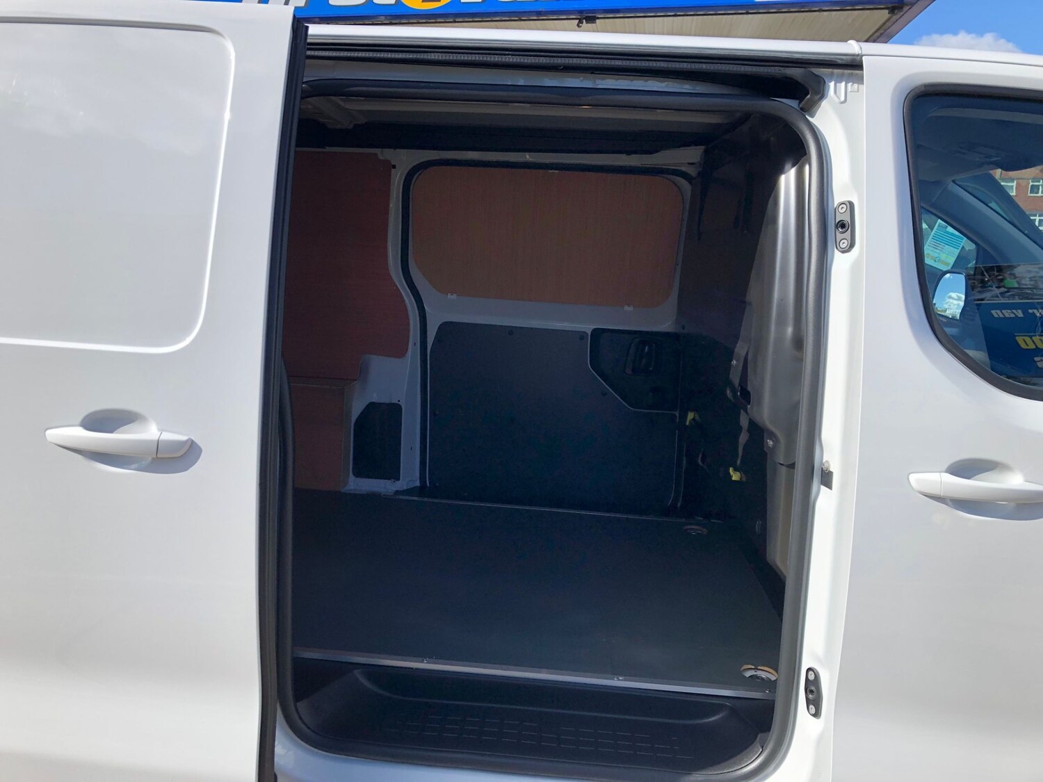 Used Vauxhall Vivaro 2023 for sale - 78026211: Photo 16