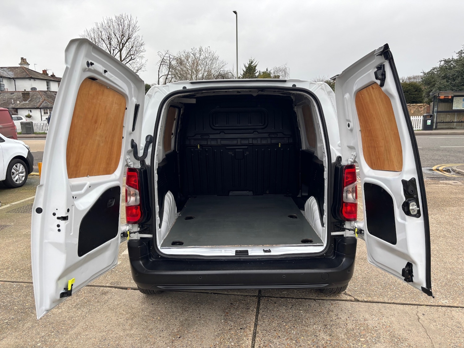 Used Peugeot Partner 2023 for sale - 77640790: Photo 7