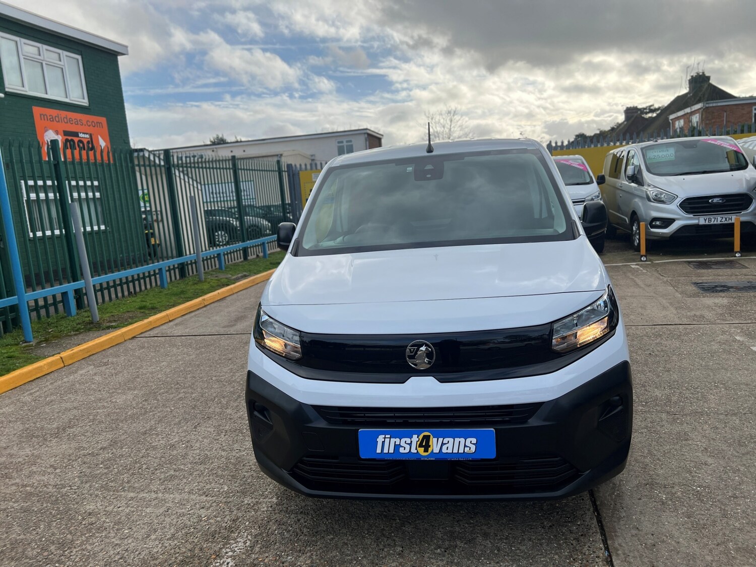 Used Vauxhall Combo 2024 for sale - 76565946: Photo 3