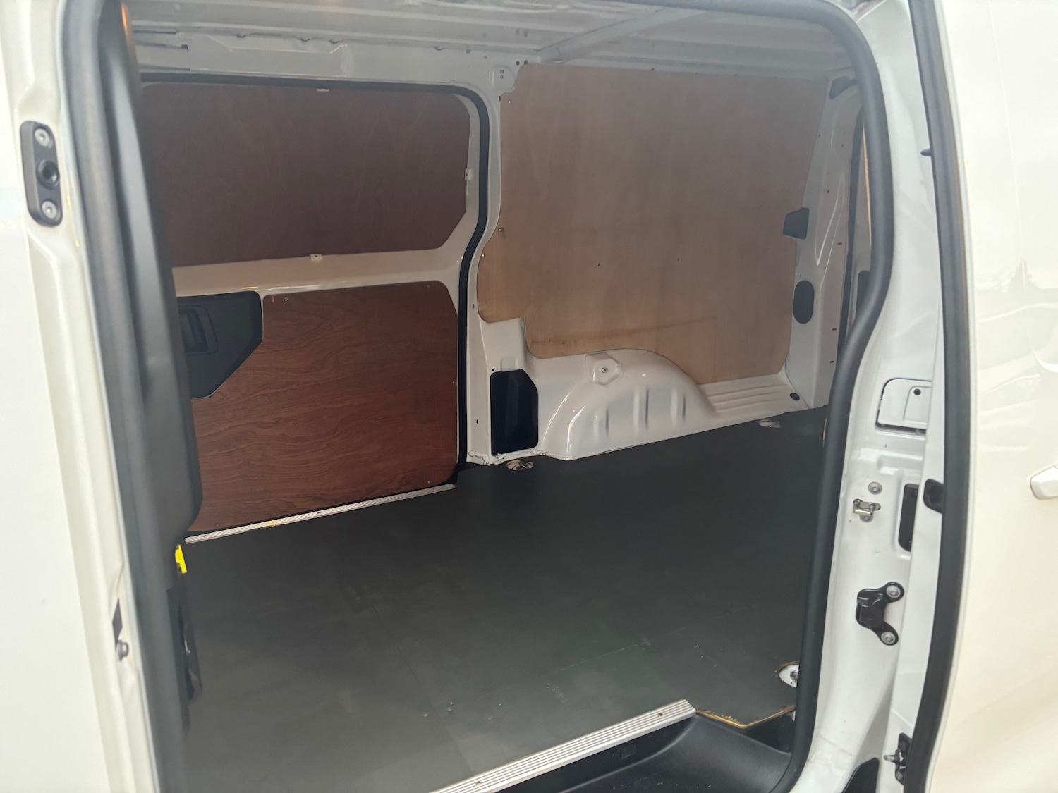 Used Vauxhall Vivaro 2021 for sale - 76921293: Photo 3