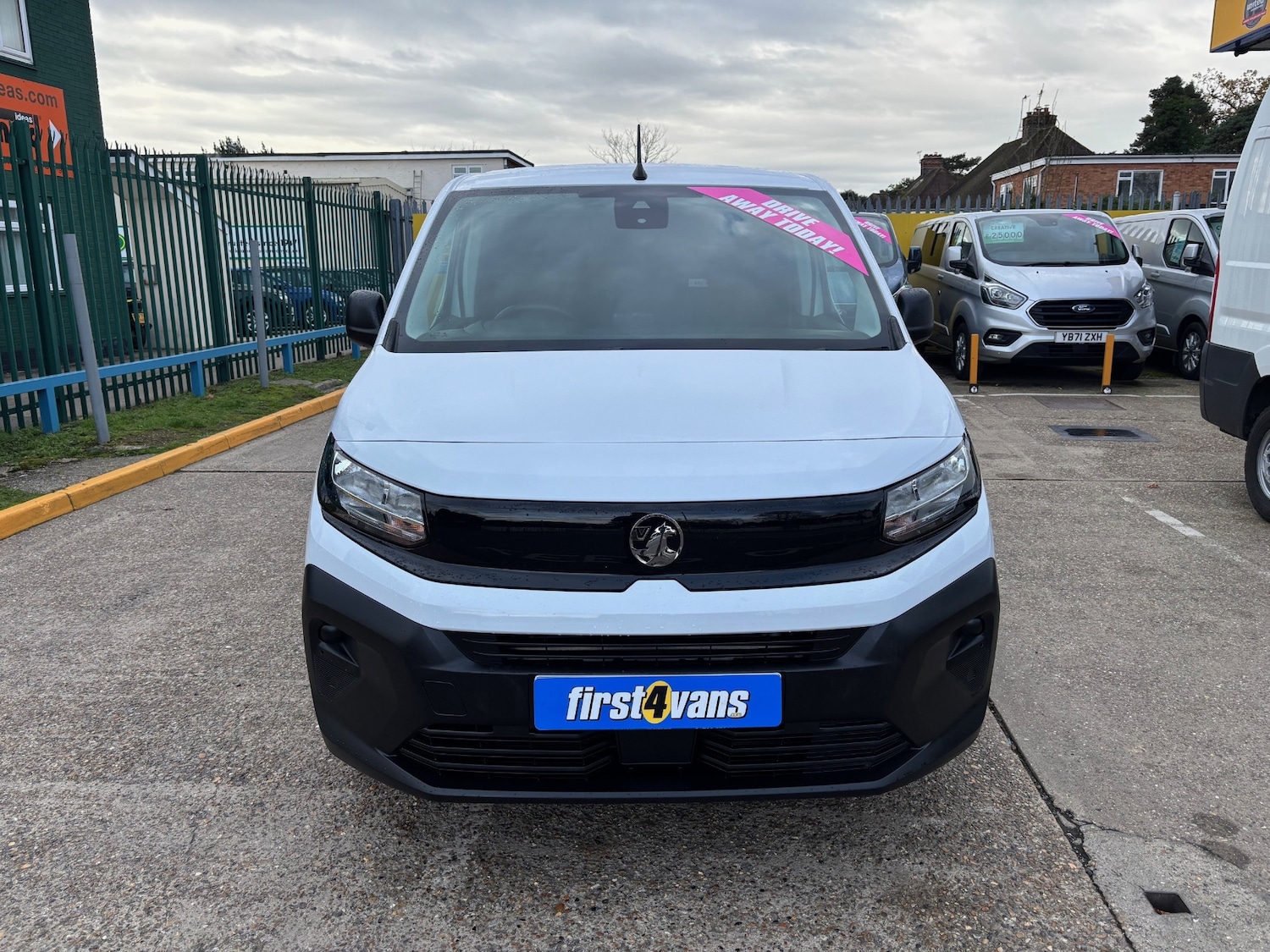 Used Vauxhall Combo 2024 for sale - 76611823: Photo 3