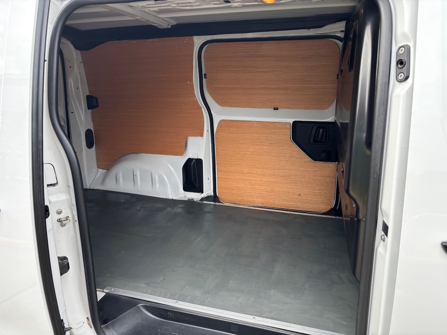 Used Peugeot Expert 2023 for sale - 77617349: Photo 17