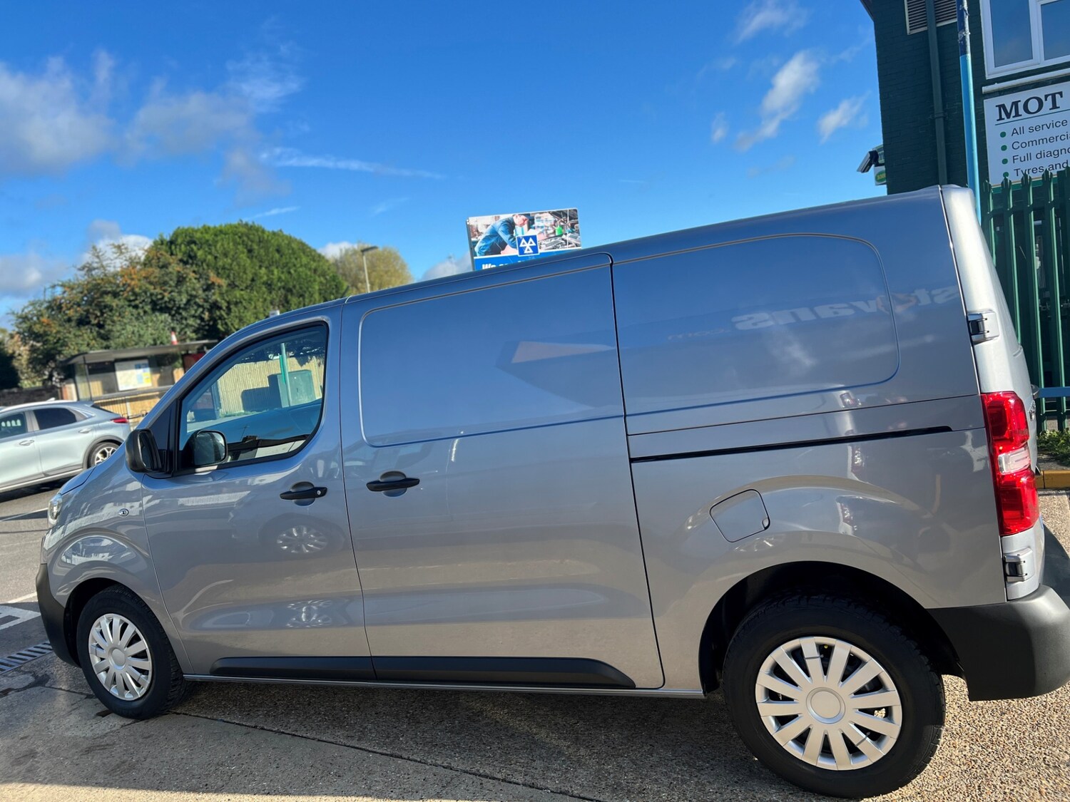 Used Peugeot Expert 2023 for sale - 76374321: Photo 5