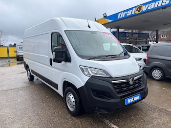 Vauxhall Movano feature image