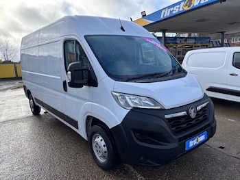 Vauxhall Movano feature image