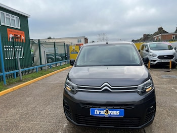 Used Citroen Berlingo 2020 for sale - 76518007: Photo