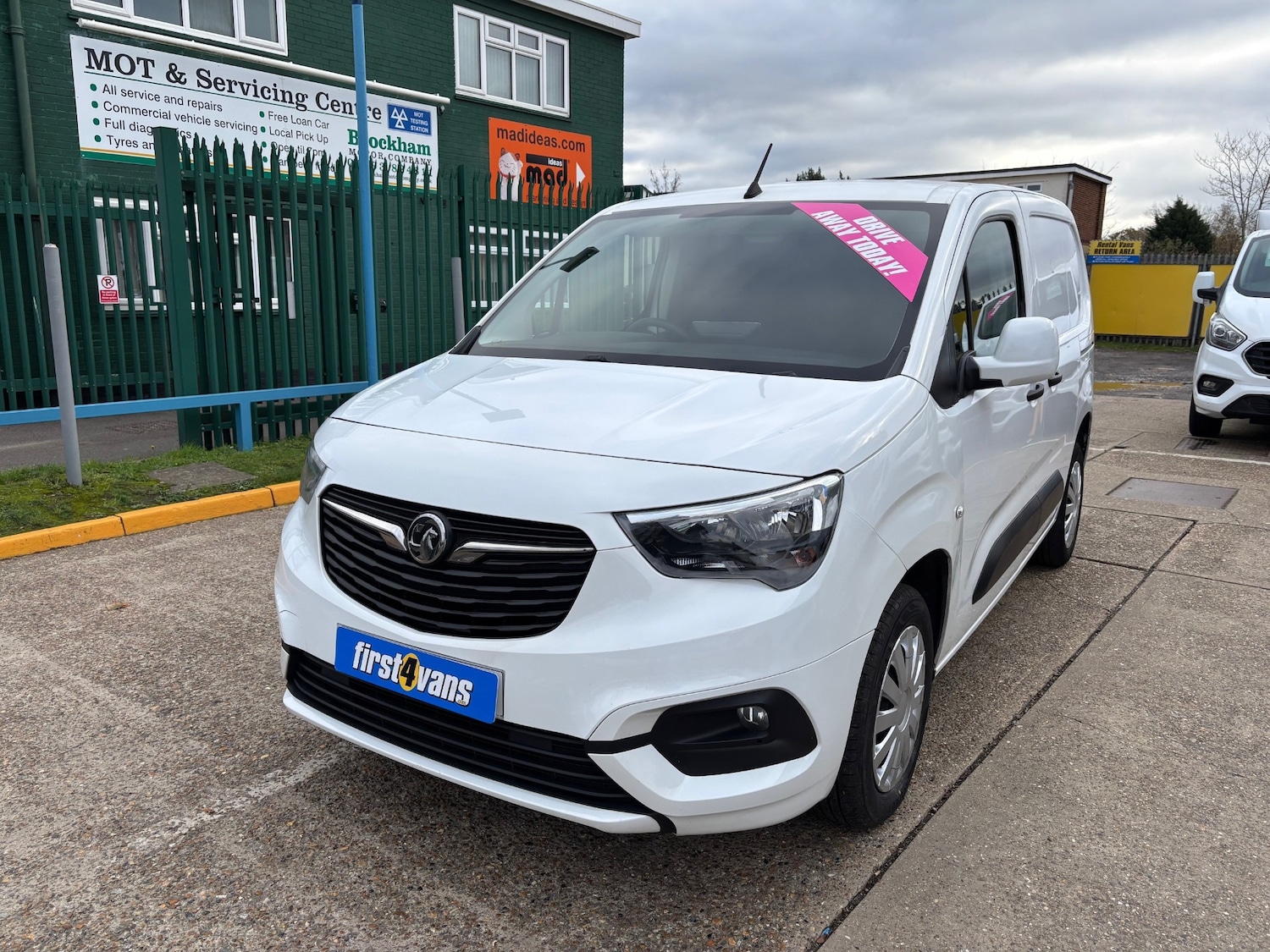 Used Vauxhall Combo 2021 for sale - 76037947: Photo 2