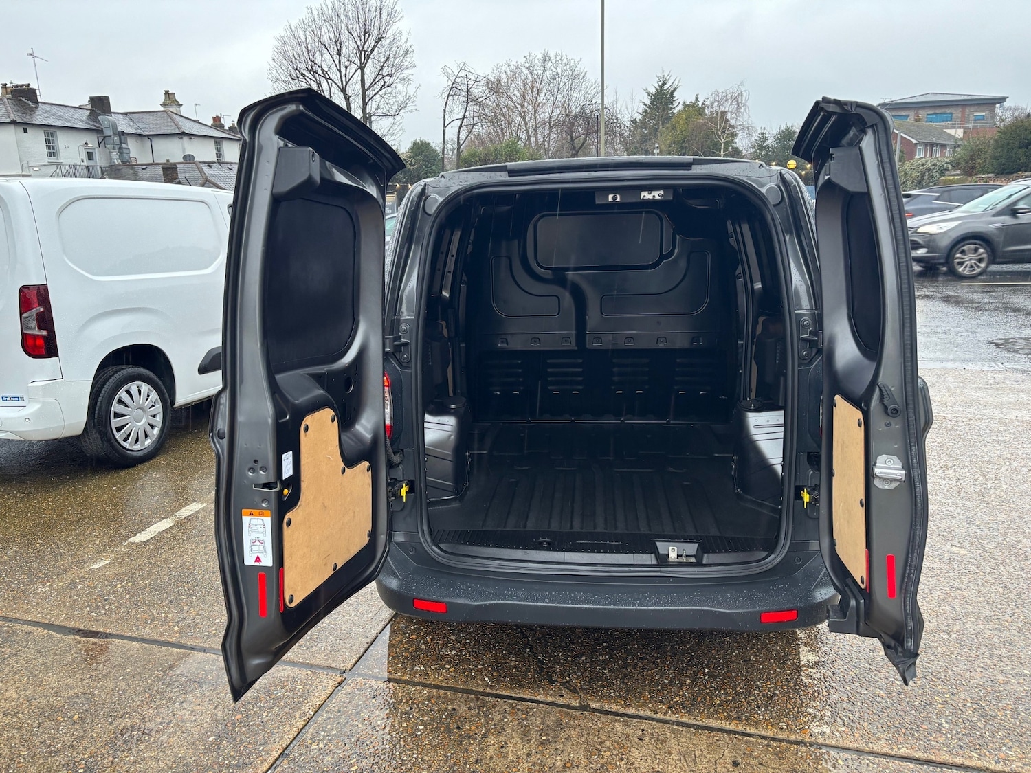 Used Ford Transit Courier 2015 for sale - 77429318: Photo 10