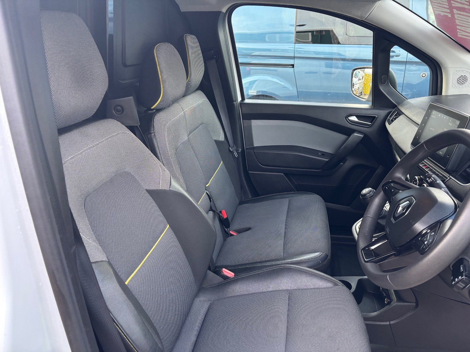 Used Renault Kangoo 2024 for sale - 76579701: Photo 5