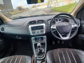 Used Chrysler Delta 2012 for sale - 78547903: Photo