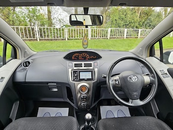 Used Toyota Yaris 2011 for sale - 78530090: Photo