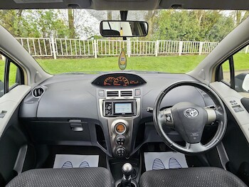 Used Toyota Yaris 2011 for sale - 78585924: Photo