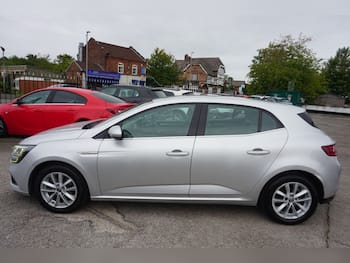 Used Renault Megane 2017 for sale - 79846456: Photo