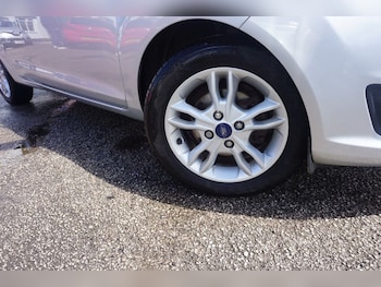 Used Ford Fiesta 2017 for sale - 78874821: Photo