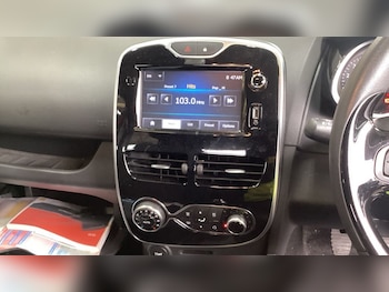 Used Renault Clio 2015 for sale - 79142552: Photo