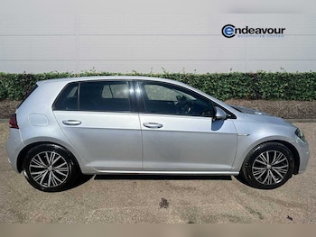 Used Volkswagen Golf 2018 for sale - 78450145: Photo