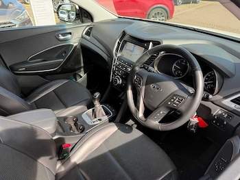 Used Hyundai Santa Fe 2016 for sale - 78411818: Photo