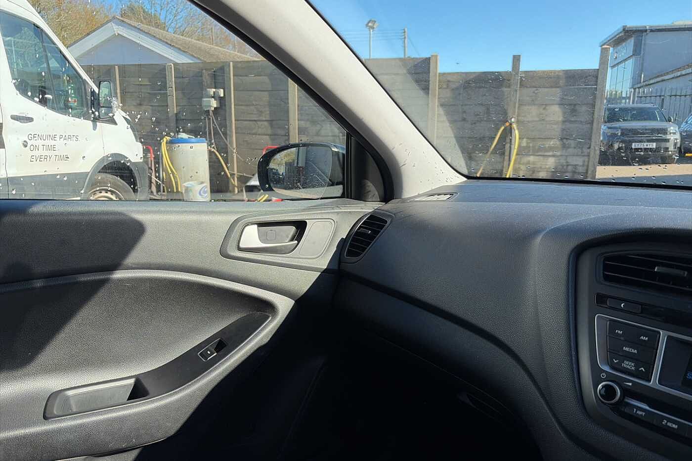 Used Hyundai i20 2017 for sale - 78021569: Photo 32