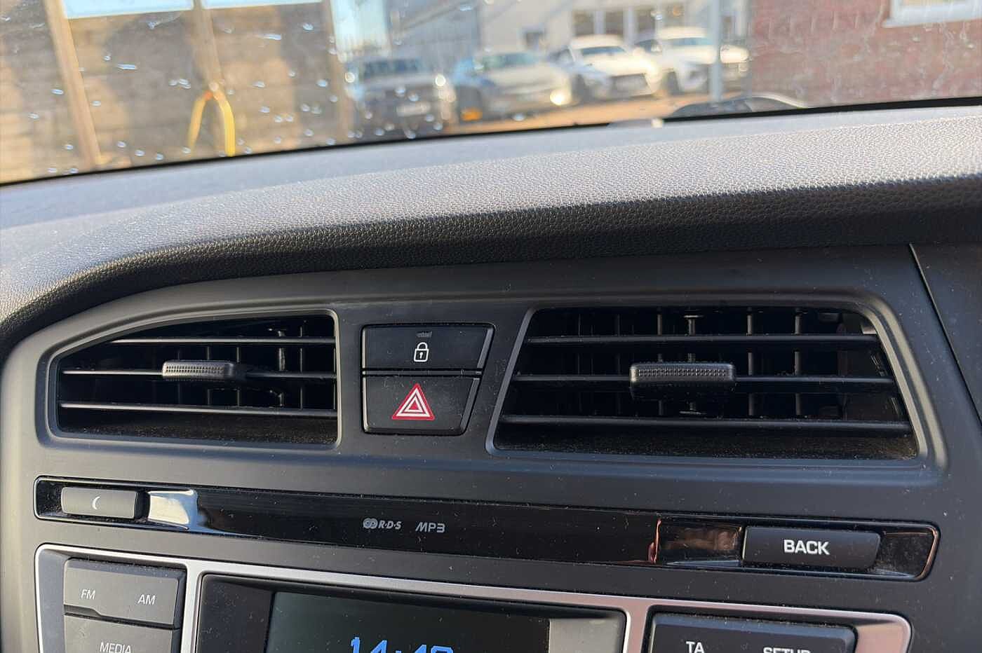 Used Hyundai i20 2017 for sale - 78021569: Photo 37