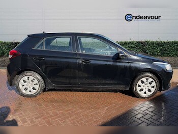 Used Hyundai i20 2017 for sale - 78021569: Photo