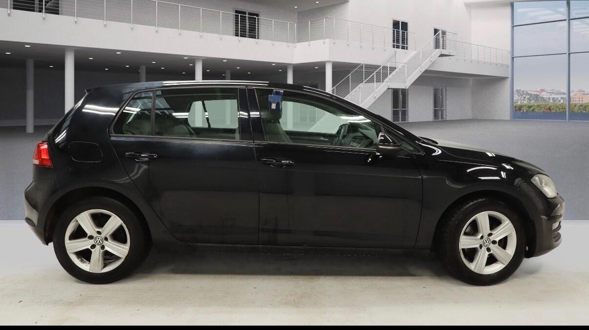 Used Volkswagen Golf 2015 for sale - 76952496: Photo 5