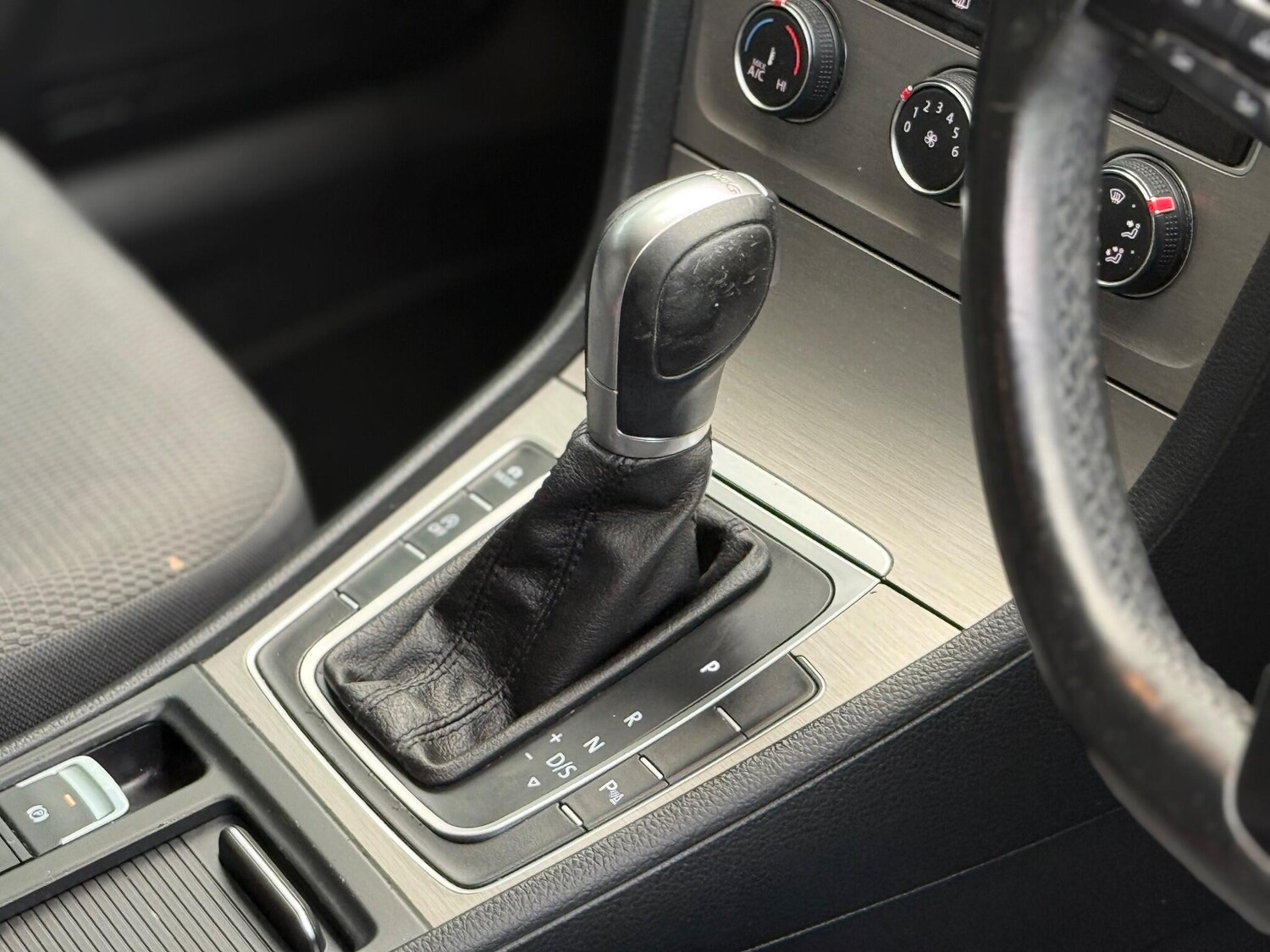 Used Volkswagen Golf 2014 for sale - 76560890: Photo 15