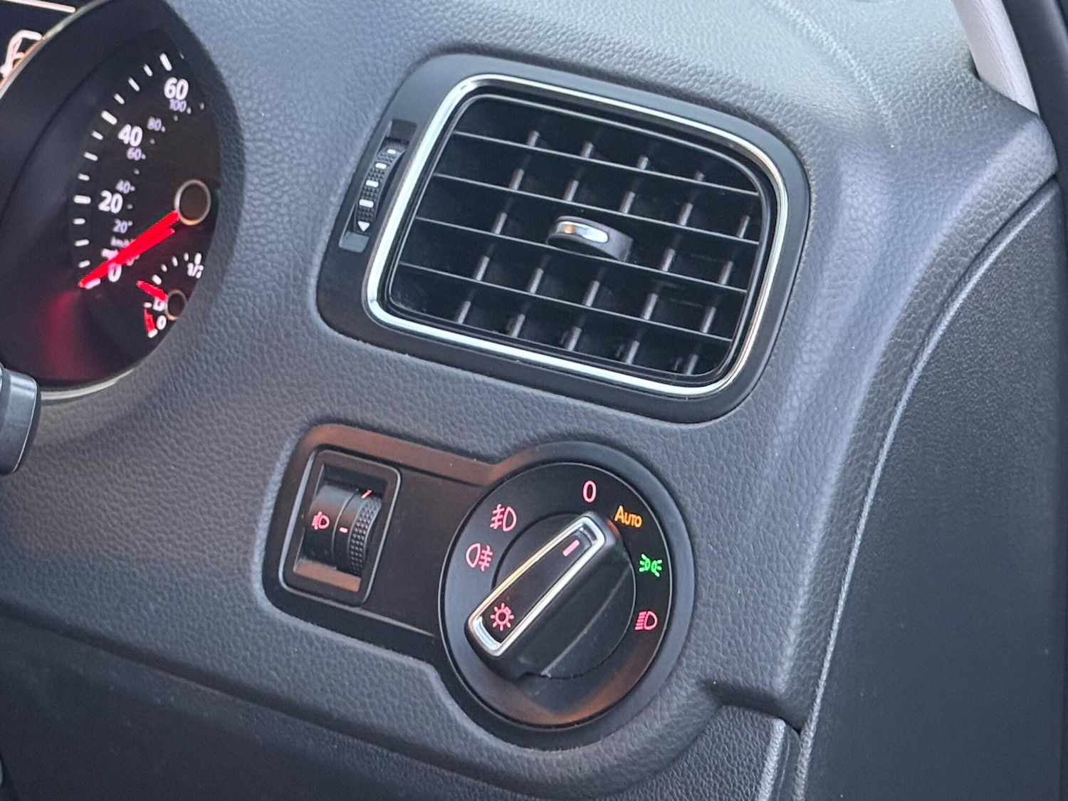 Used Volkswagen Polo 2017 for sale - 76765998: Photo 19