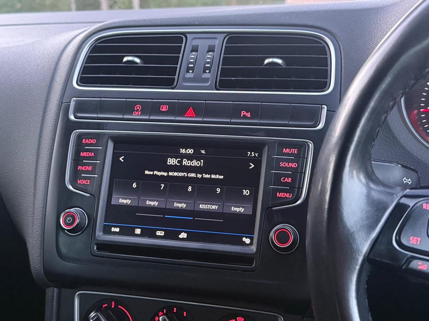 Used Volkswagen Polo 2017 for sale - 76765998: Photo 27