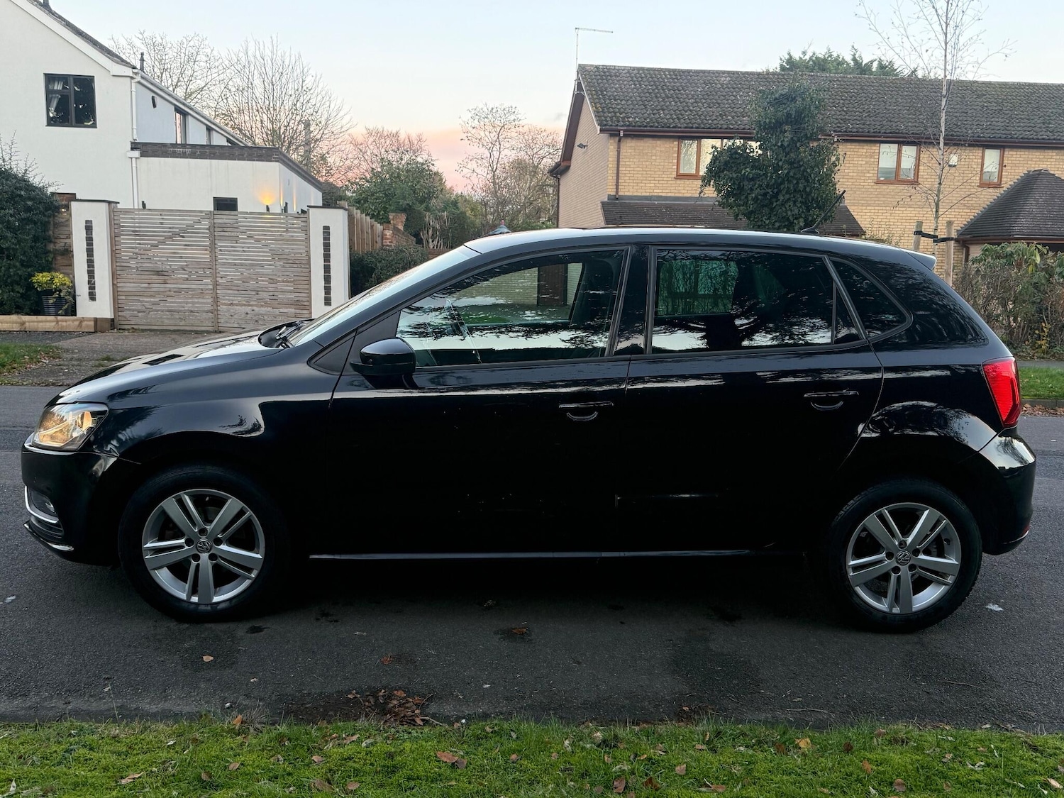 Used Volkswagen Polo 2017 for sale - 76765998: Photo 4