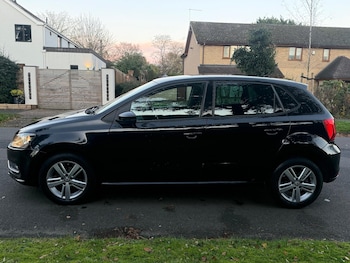 Used Volkswagen Polo 2017 for sale - 76765998: Photo