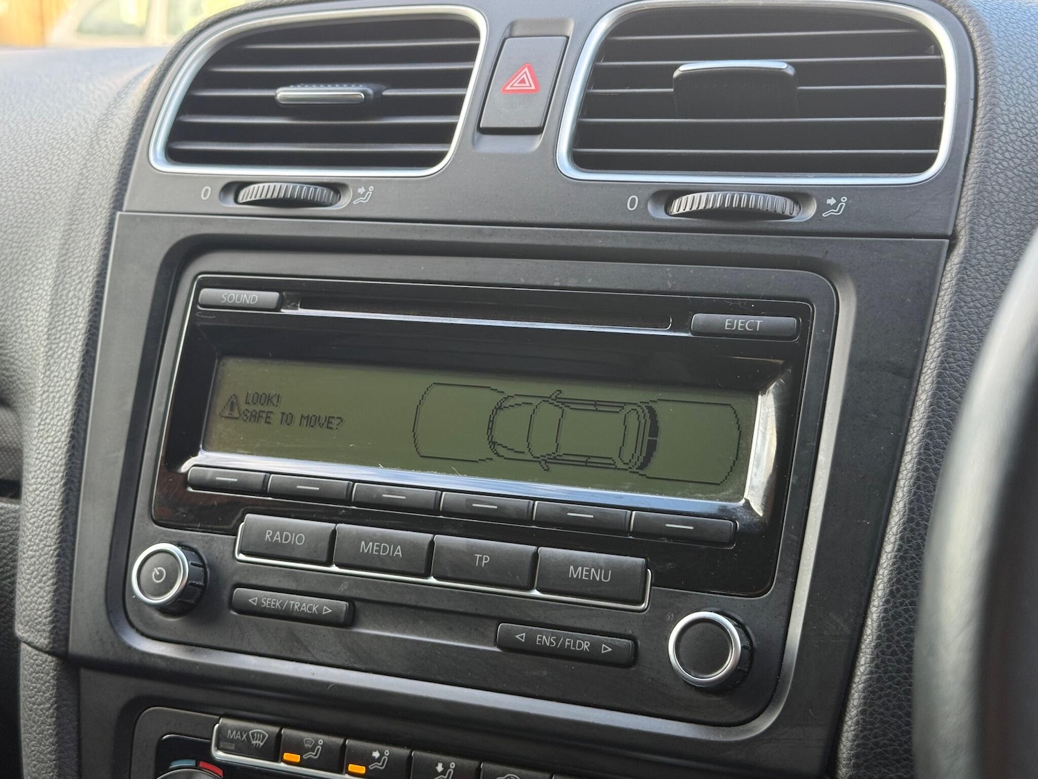 Used Volkswagen Golf 2010 for sale - 76633364: Photo 30