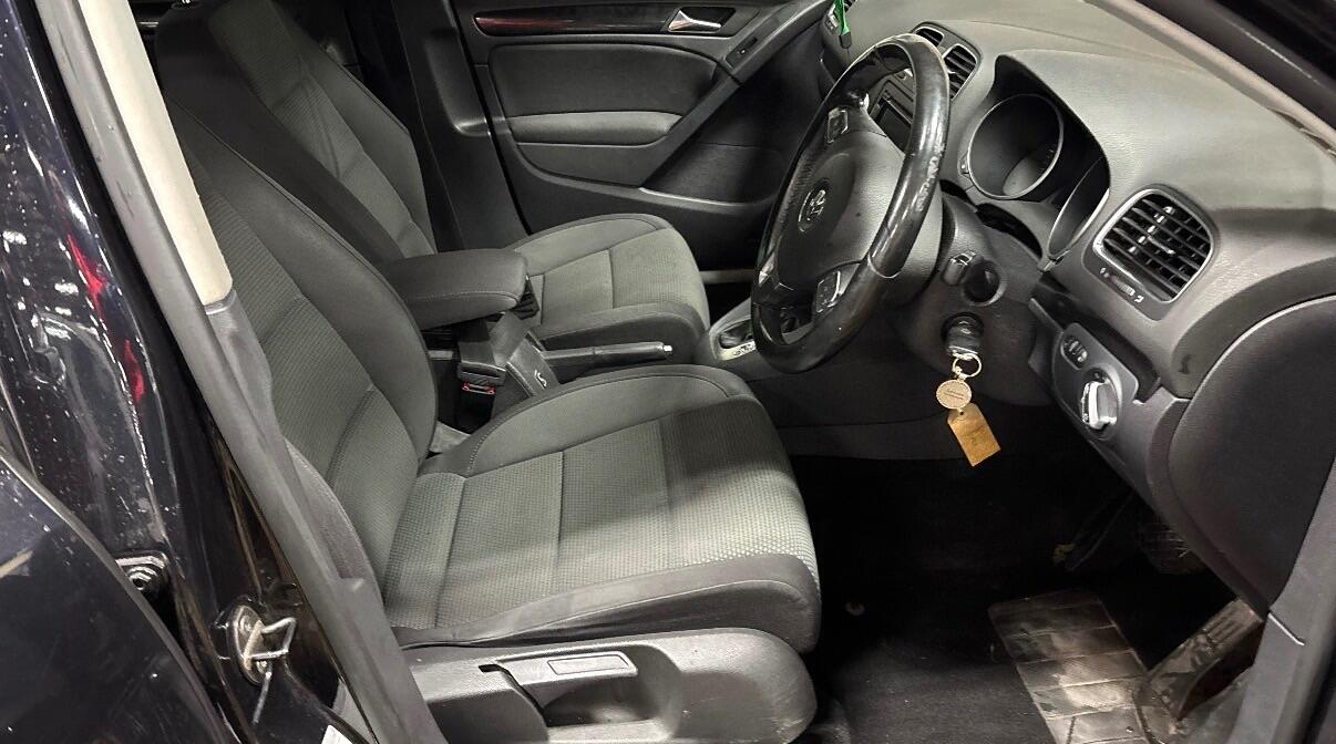 Used Volkswagen Golf 2011 for sale - 76952474: Photo 8