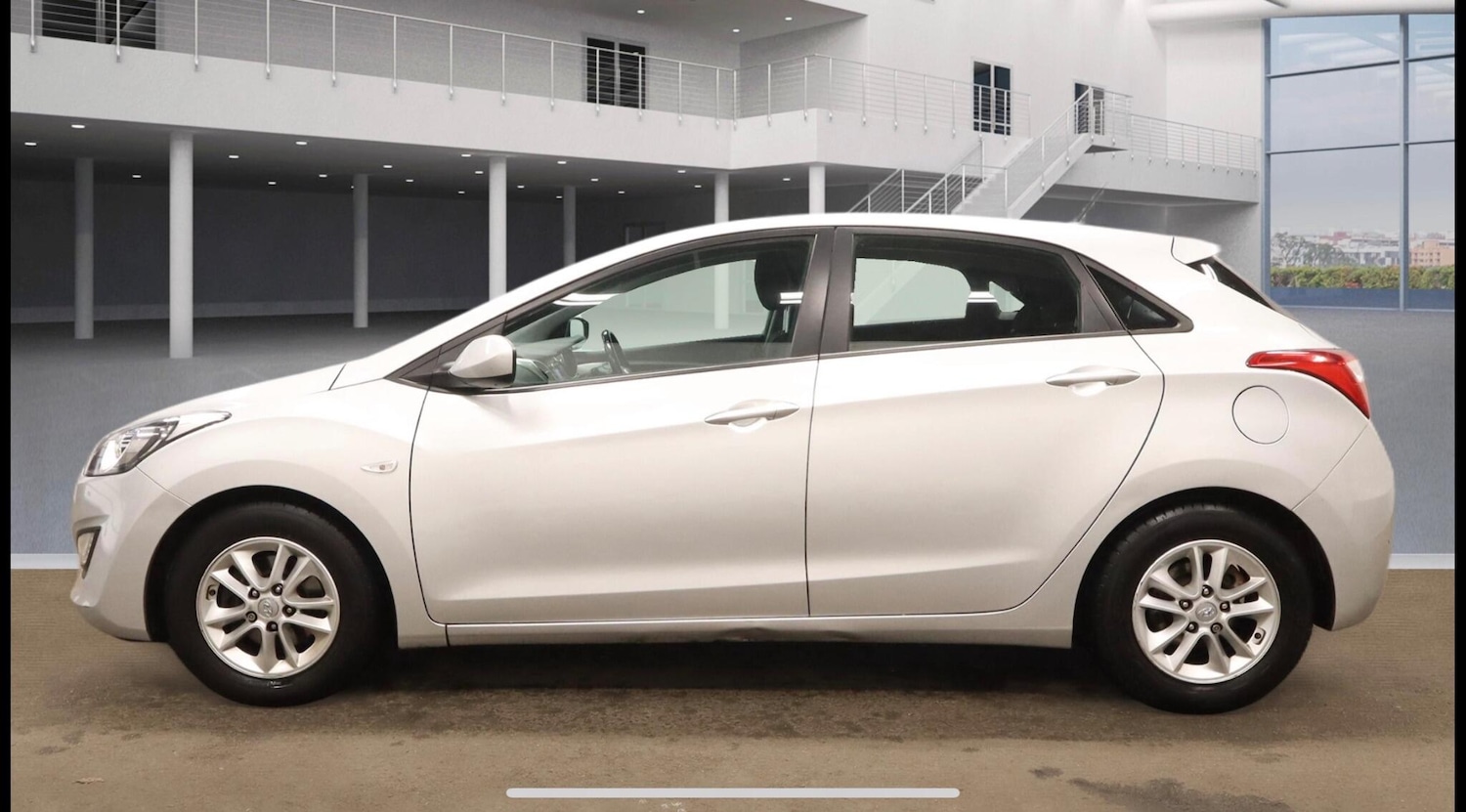 Used Hyundai i30 2015 for sale - 77131895: Photo 4