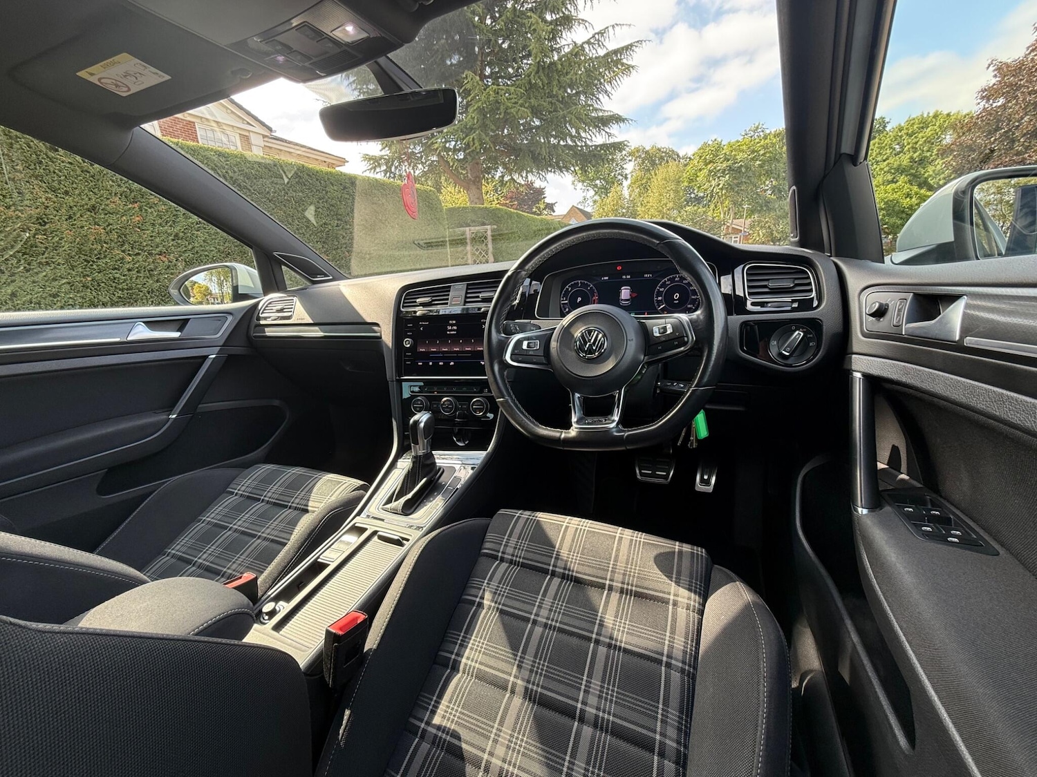 Used Volkswagen Golf 2017 for sale - 76620120: Photo 10