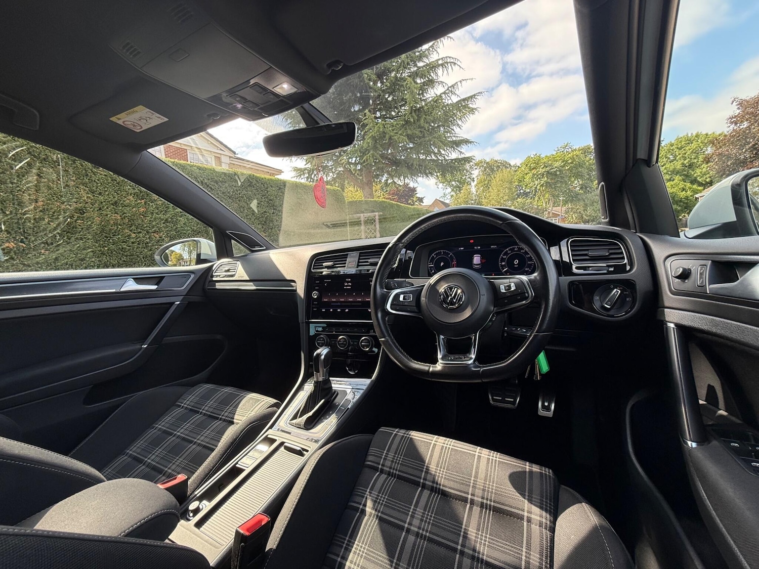 Used Volkswagen Golf 2017 for sale - 76620120: Photo 11