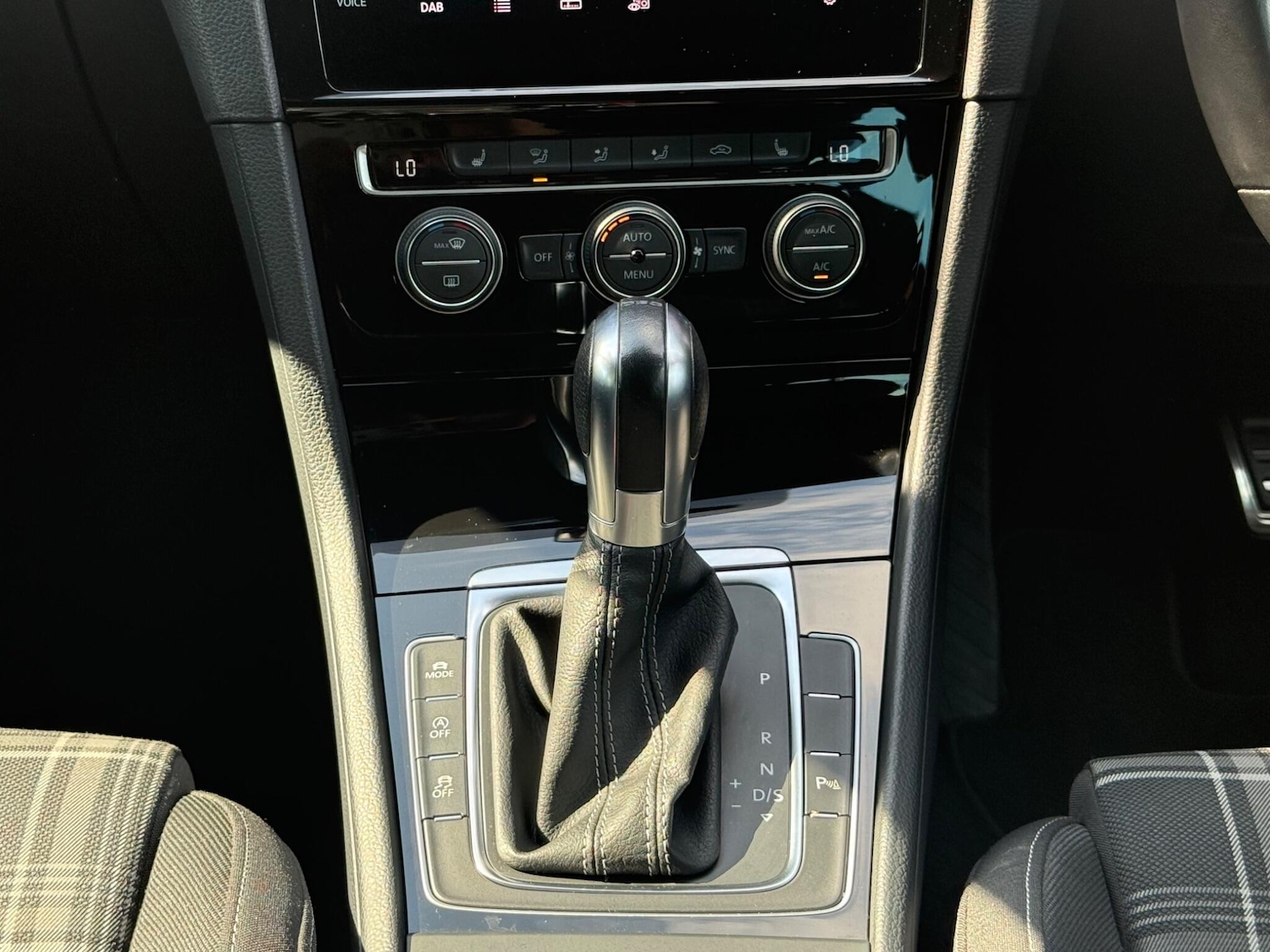 Used Volkswagen Golf 2017 for sale - 76620120: Photo 15