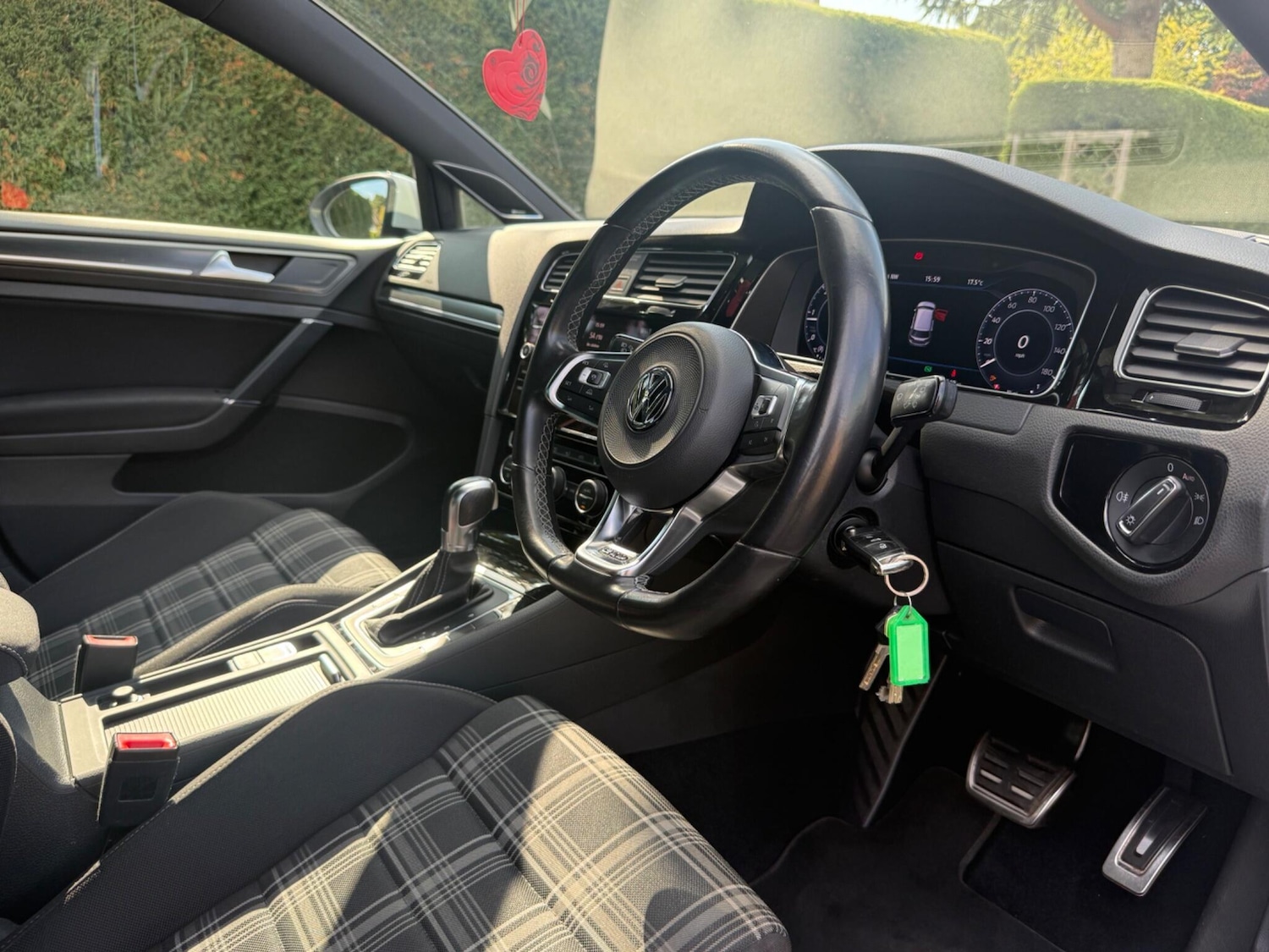 Used Volkswagen Golf 2017 for sale - 76620120: Photo 16