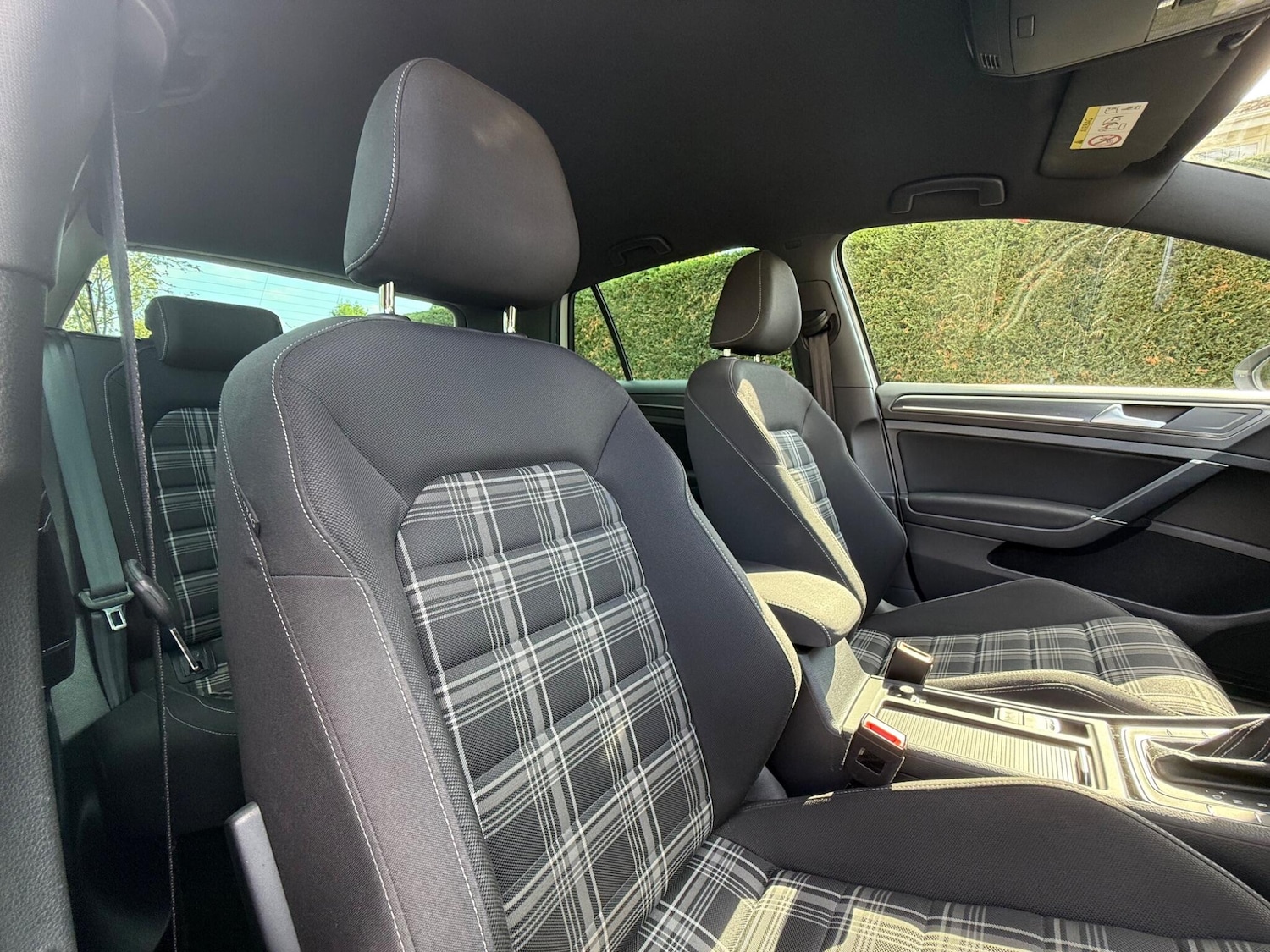 Used Volkswagen Golf 2017 for sale - 76620120: Photo 24