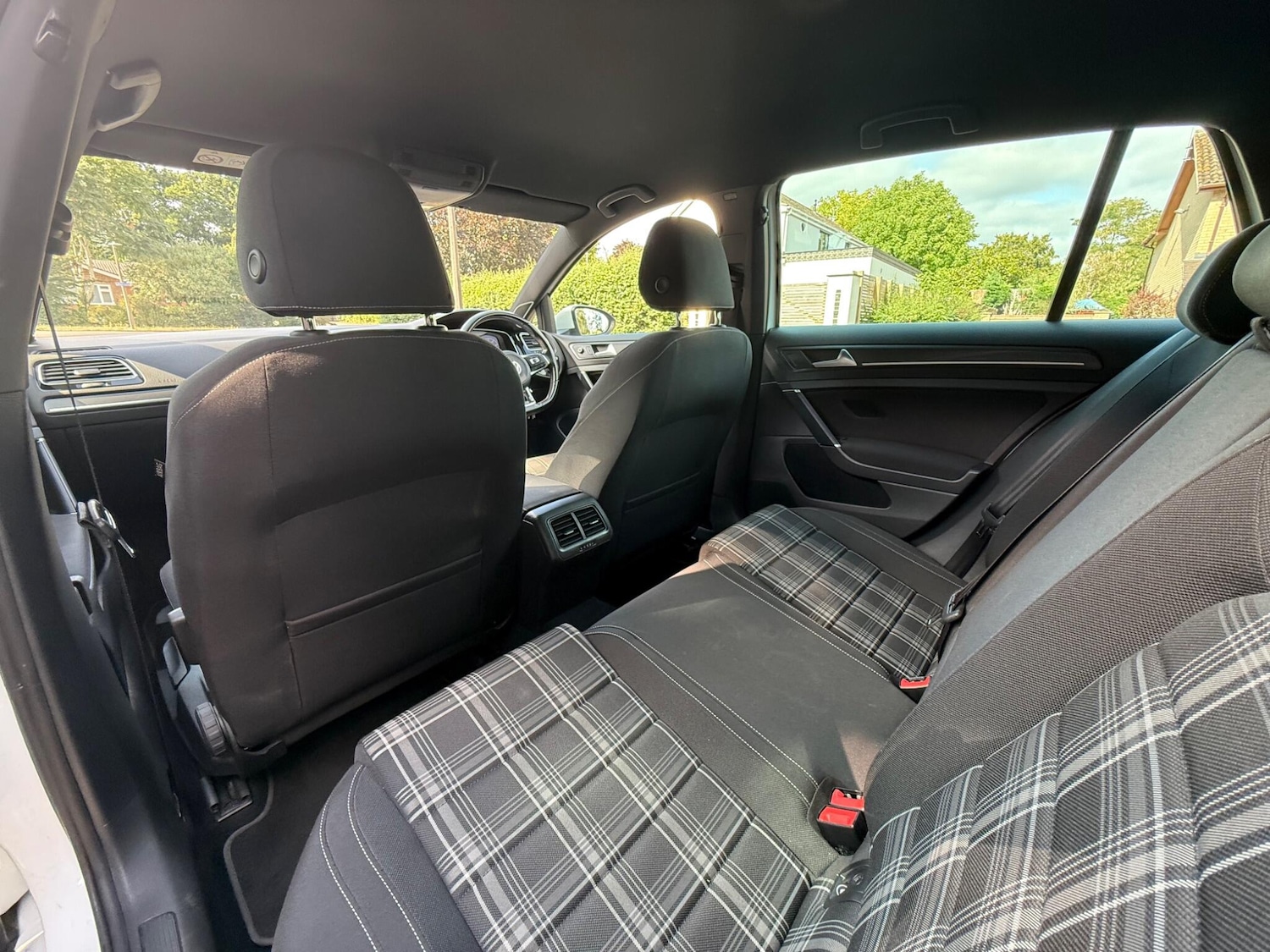 Used Volkswagen Golf 2017 for sale - 76620120: Photo 28