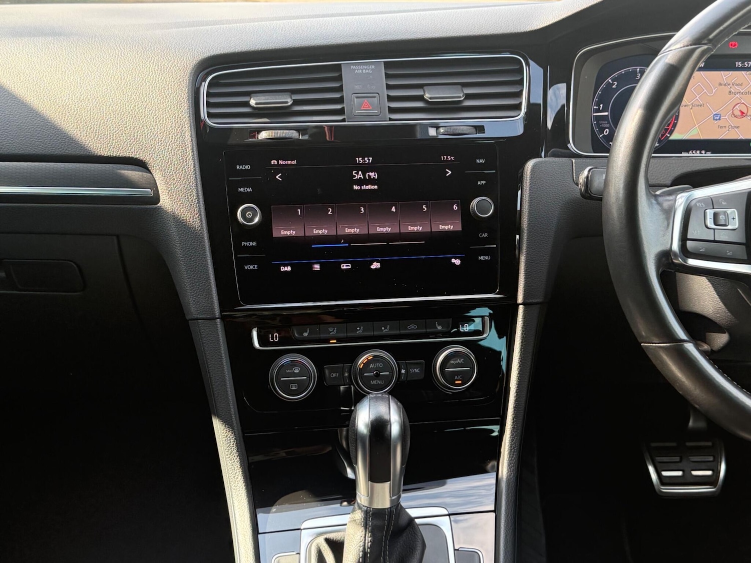 Used Volkswagen Golf 2017 for sale - 76620120: Photo 49