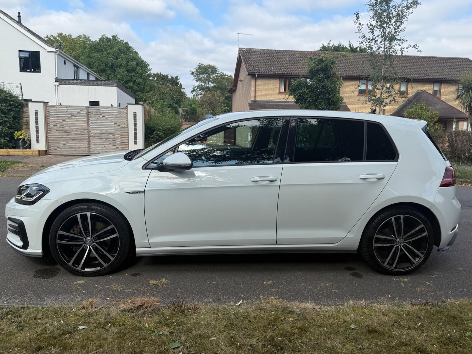 Used Volkswagen Golf 2017 for sale - 76620120: Photo 5