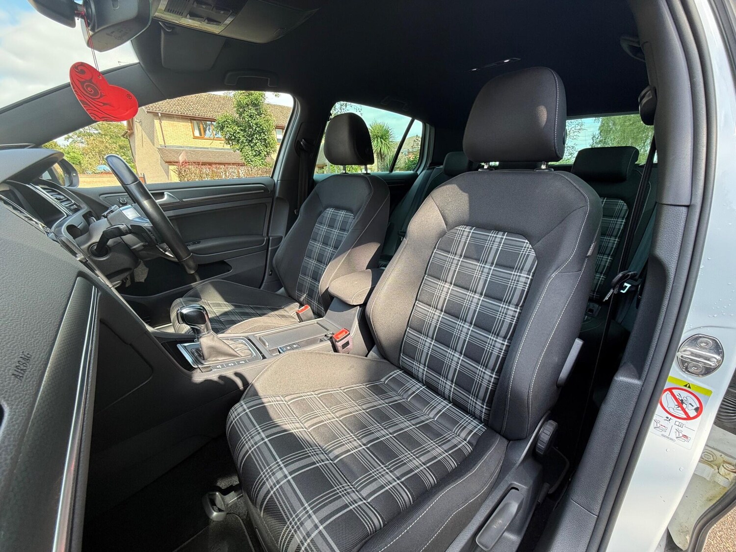 Used Volkswagen Golf 2017 for sale - 76620120: Photo 64