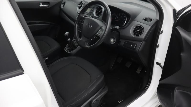 Used Hyundai i10 2017 for sale - 78153069: Photo 11