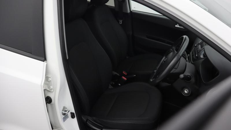 Used Hyundai i10 2017 for sale - 78153069: Photo 9