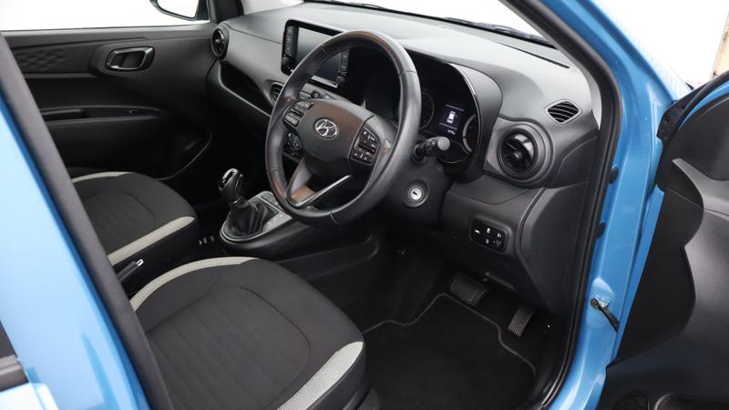 Used Hyundai i10 2023 for sale - 77117104: Photo 11